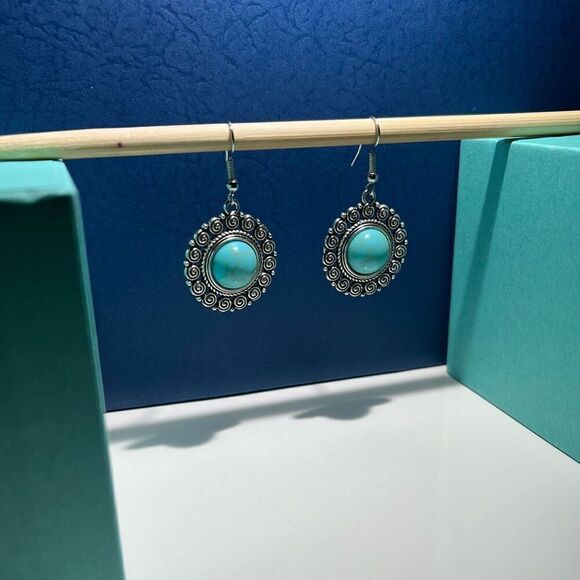 BAF “Darling Dangles” 1 1/4” Turquoise & Silver Earrings - Picture 3 of 7
